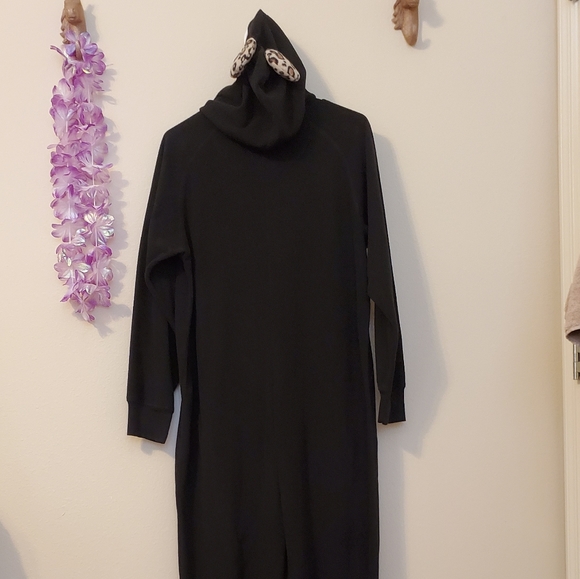 Nwot Disney Leppard Mickey Mouse jumpsuit - Picture 3 of 5